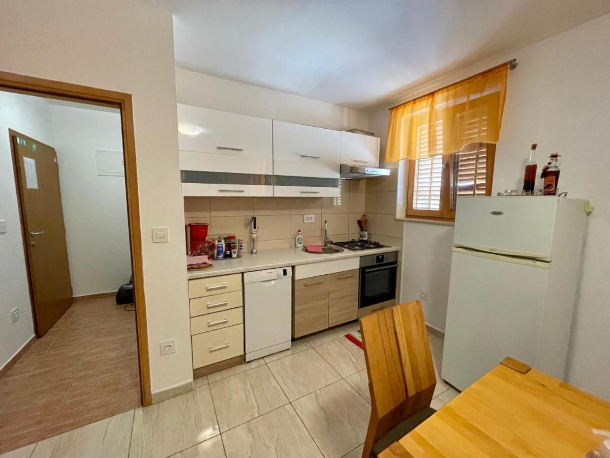 Lovro #1 & #2 Apartments 크레스 외부 사진